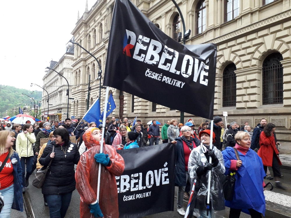 Diese Damen versprechen eine „Rebellion gegen die tschechische Politik“.