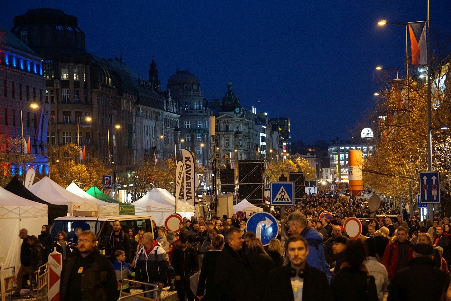 Straßenfest auf dem Wenzelsplatz. Foto: K. Kountouroyanis