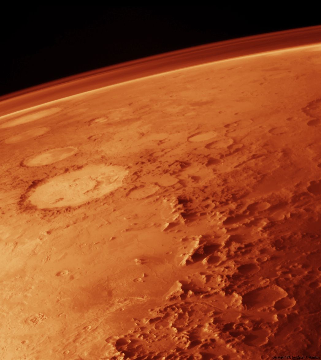 Die dünne Marsatmosphäre aus dem Mars-Orbit betrachtet.