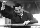 Egon Erwin Kisch (Hier bei seiner Ankunft in Australien): "Jede wirkliche Kunst ist Opposition, Rebellion oder Revolution." Egon Erwin Kisch (Hier bei seiner Ankunft in Australien): "Jede wirkliche Kunst ist Opposition, Rebellion oder Revolution."