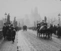 Straßenszene aus dem Film Stará Praha