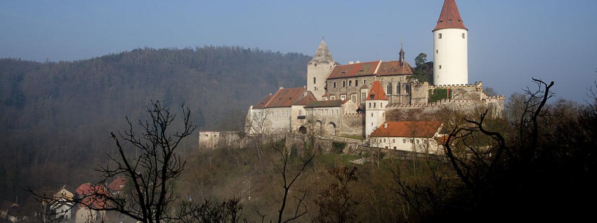 Burg Křivoklát am Morgen