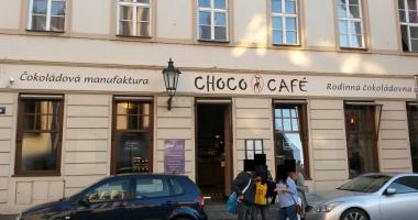 Außenansicht des Schoko-Cafés "U Červené židle"